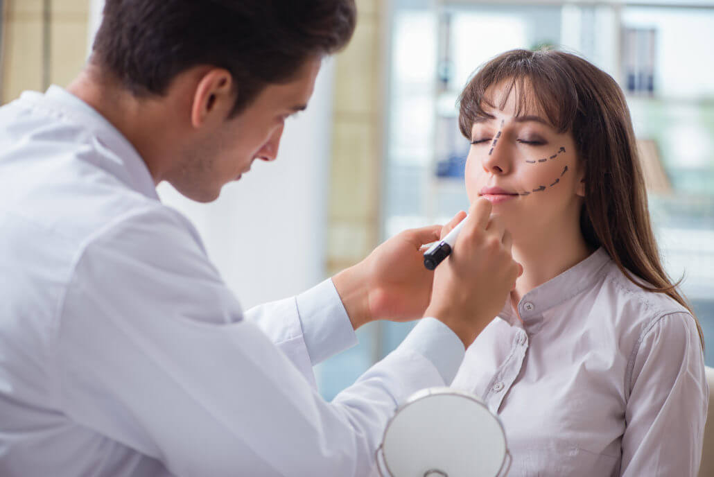 Бояться пластики не стоит – только она дает стойкий и выраженный результат при серьезных возрастных изменениях